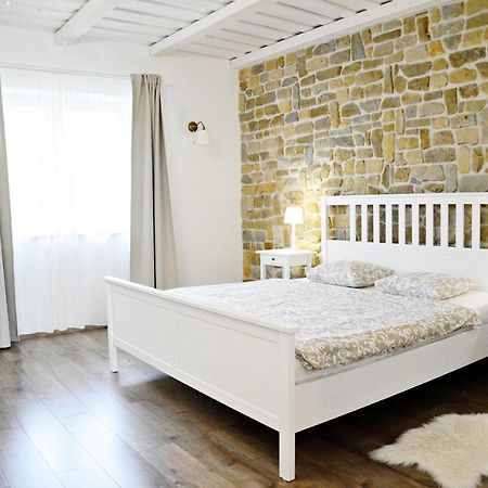 R Cottage Jacuzzival Балатонфеньвеш Экстерьер фото